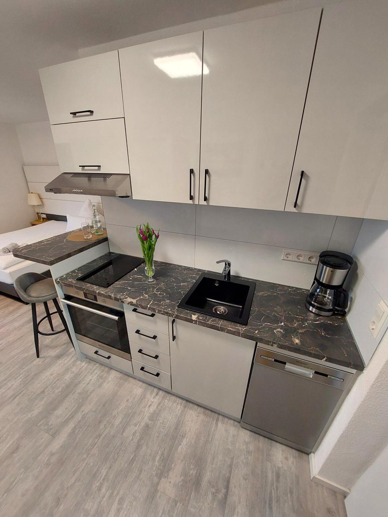 Bodensee Sunshine Zimmer & Apts. Uhldingen-Mühlhofen Екстериор снимка