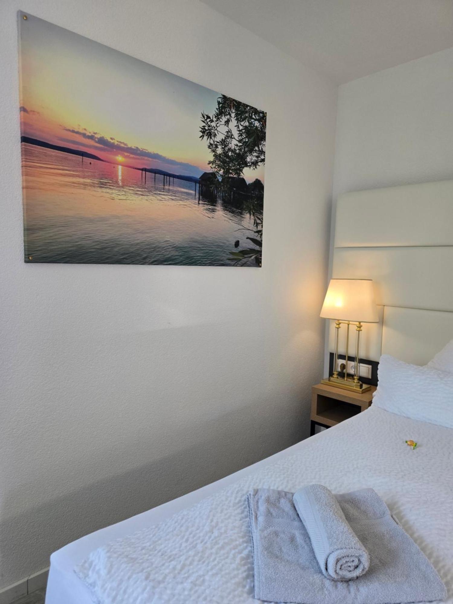 Bodensee Sunshine Zimmer & Apts. Uhldingen-Mühlhofen Екстериор снимка