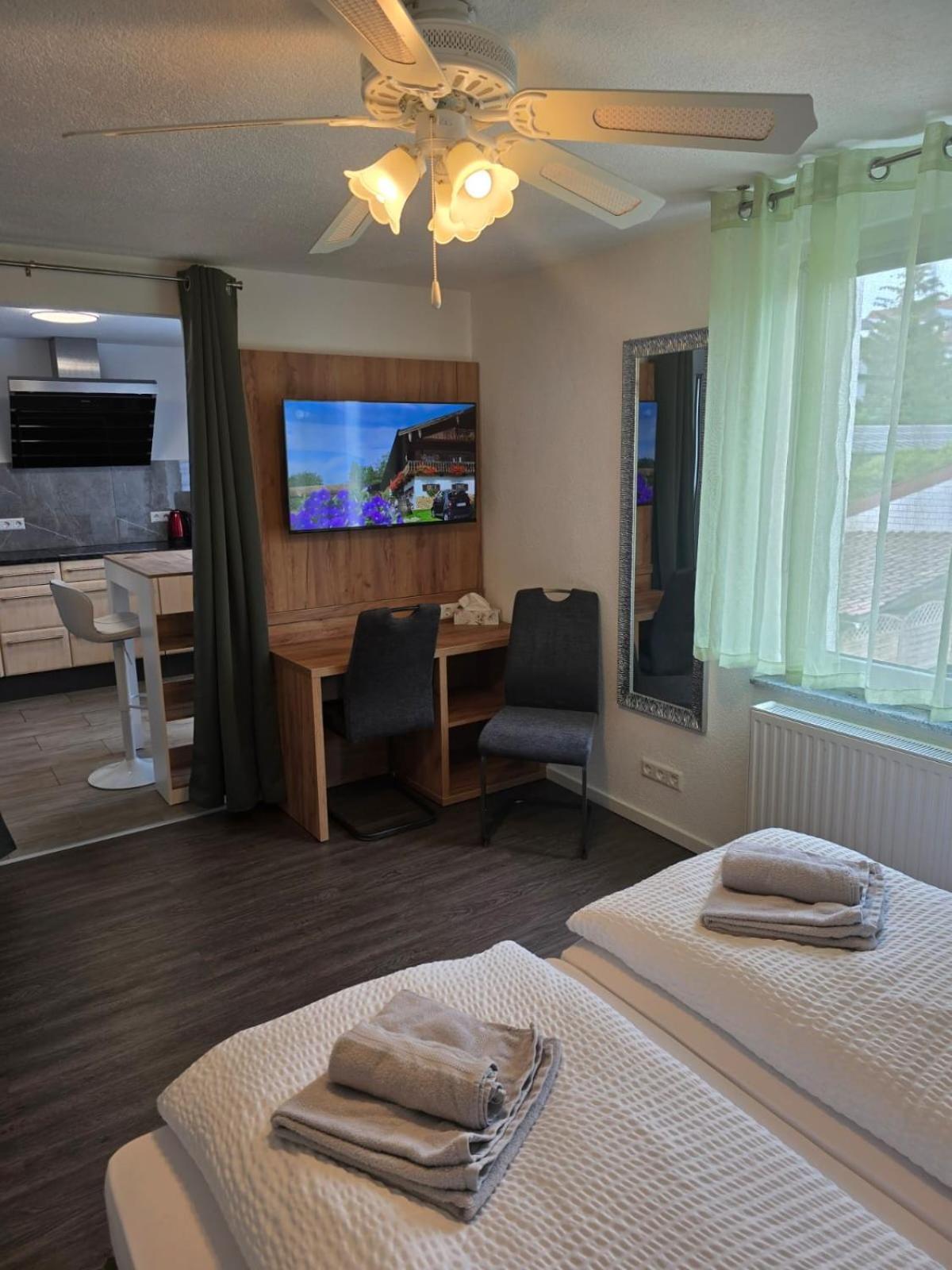 Bodensee Sunshine Zimmer & Apts. Uhldingen-Mühlhofen Екстериор снимка